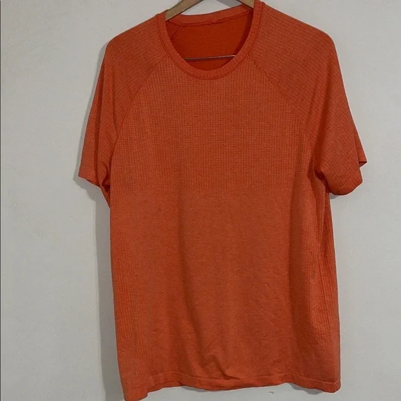 Lululemon men’s orange T-shirt size large - Picture 1 of 6